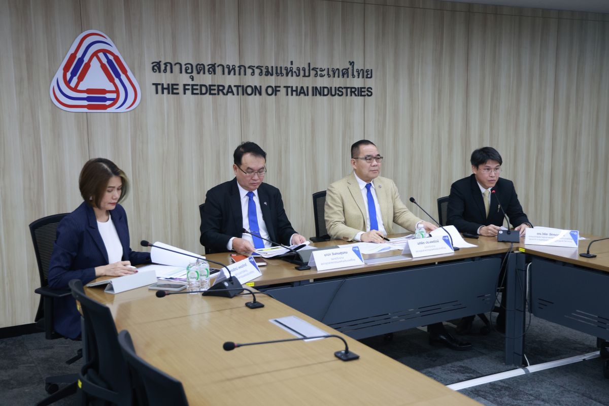 ดัชนีความเชื่อมั่นอุตฯ ปรับตัวขึ้น อย่านอนใจรัฐต้องตั้ง War Room รับมือนโยบายการค้าสหรัฐ