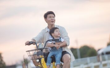 พ่อ ลูก