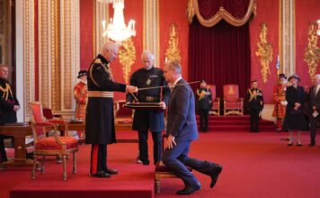 คริสโตเฟอร์ โนแลน เข้ารับพระราชทานยศอัศวิน จากกษัตริย์ชาร์ลส์ที่ 3