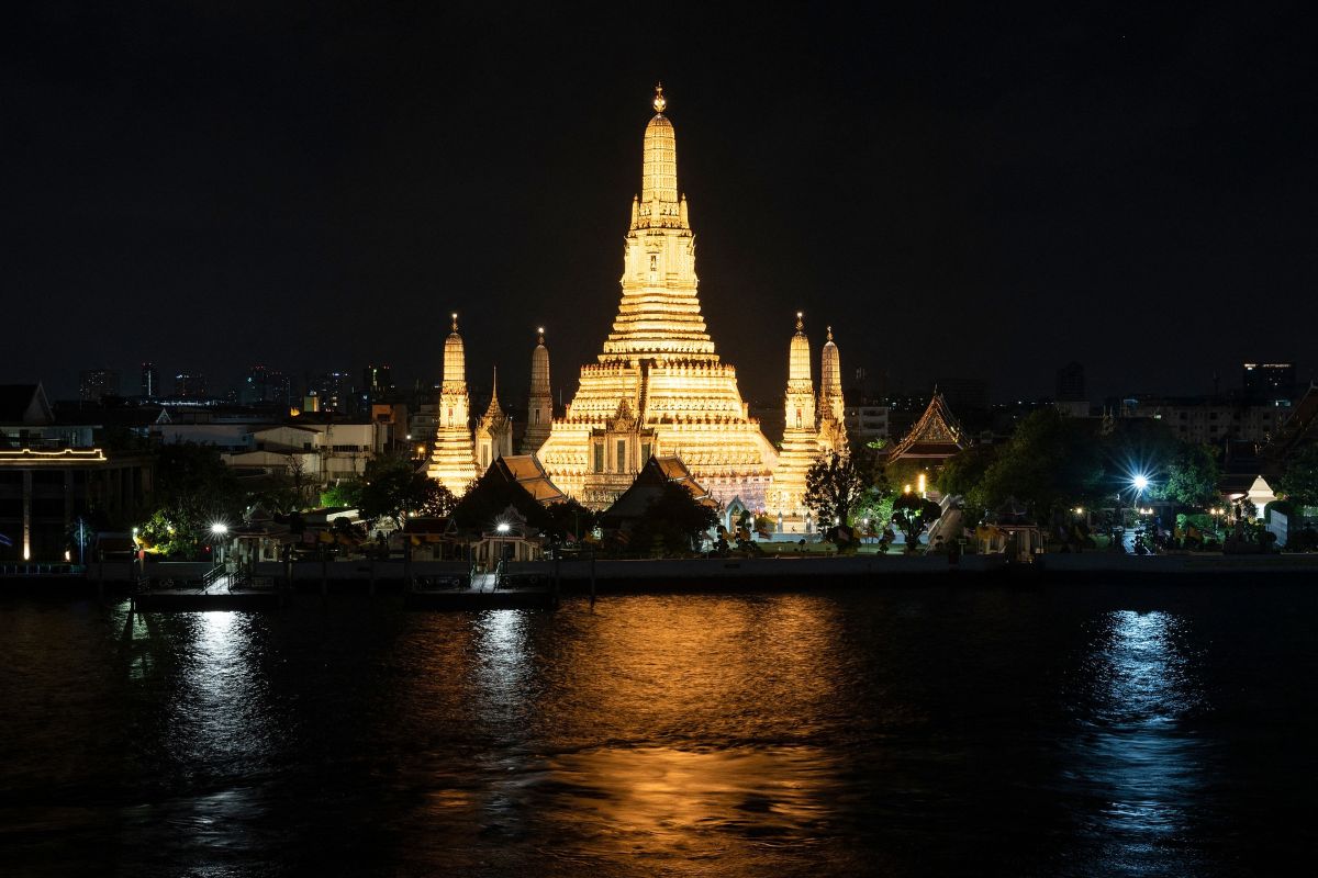 อารามอร่าม ประดับไฟยามค่ำคืน 11 วัด 1 โบสถ์พราหมณ์ 1 พิพิธภัณฑ์ ฉลองปีใหม่