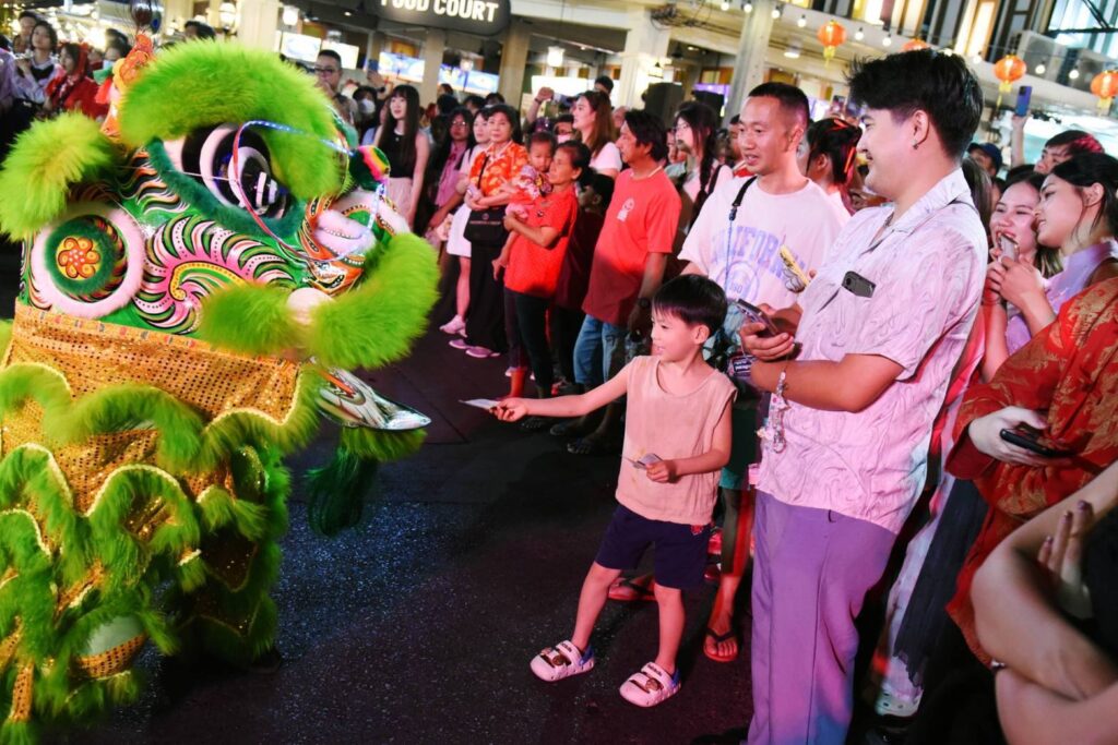 ตรุษจีน 2568 บรรทัดทอง