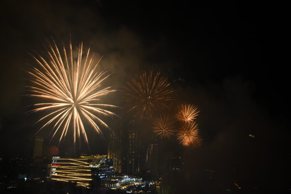 เคานต์ดาวน์ 2025 ไอคอนสยาม