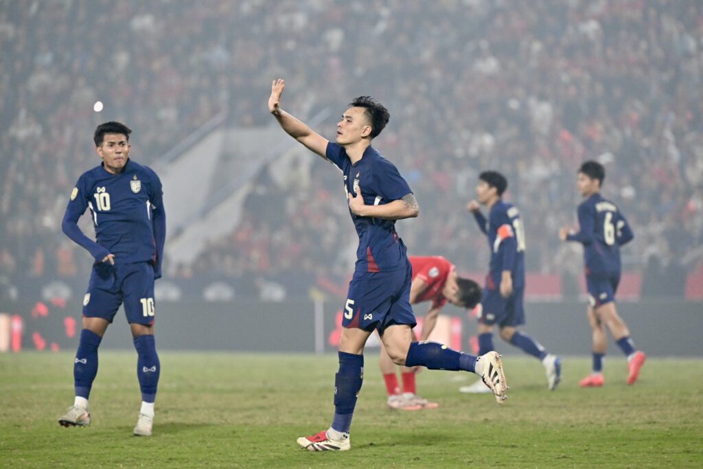 ทีมชาติไทย บุกพ่าย เวียดนาม 1-2 ฟุตบอลอาเซียน คัพ รอบชิง นัดแรก