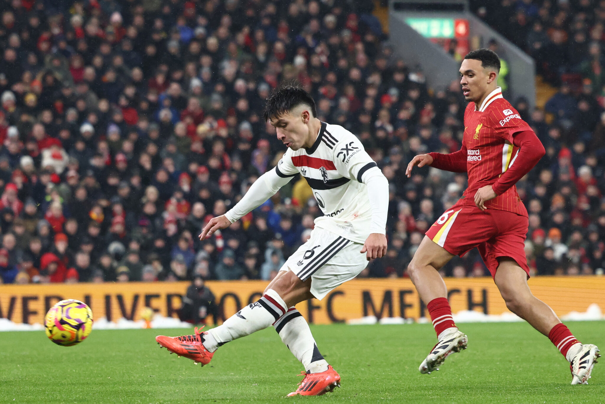 ศึกแดงเดือดสุดมันส์ ลิเวอร์พูล เปิดบ้านเสมอ แมนเชสเตอร์ ยูไนเต็ด 2-2