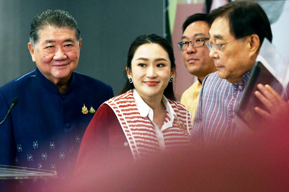 นิด้าโพล เผยคนไทยเชื่อ ‘นายกฯ’ อยู่ยาวปี 68 เศรษฐกิจแย่เหมือนเดิม