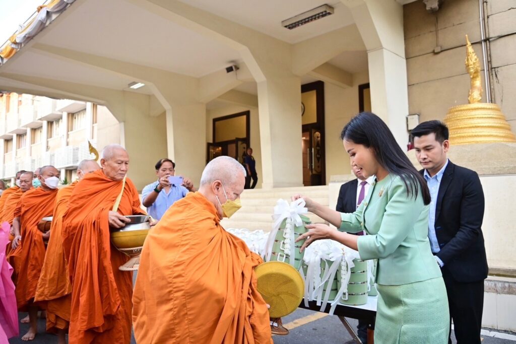 ศ.ดร.นฤมล ภิญโญสินวัฒน์