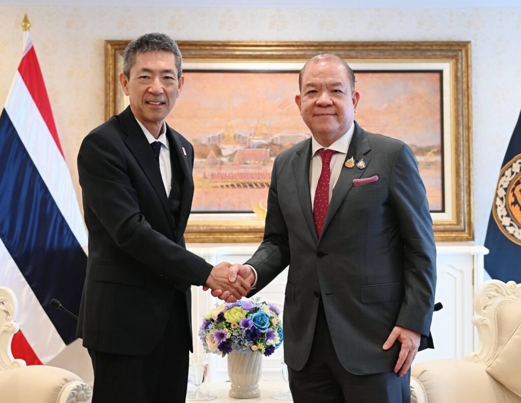 นายพิชัย นริพทะพันธุ์