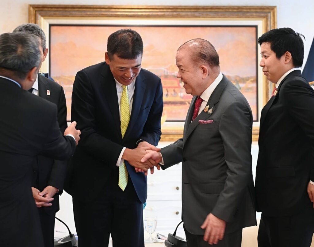 นายพิชัย นริพทะพันธุ์