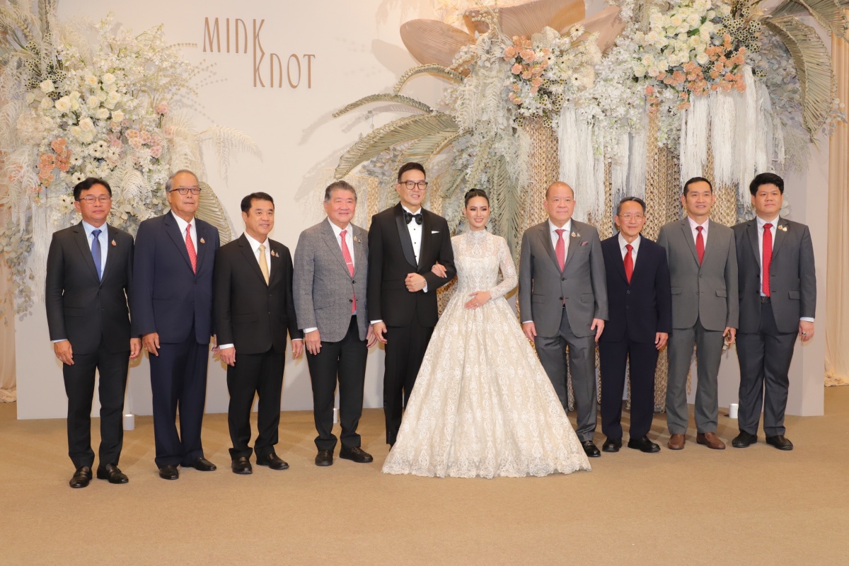‘ทักษิณ – พิธา’ ร่วมงานแต่ง สส. 2 พรรค บอก ดีได้เจอ-คุยเรื่องบ้านเมือง