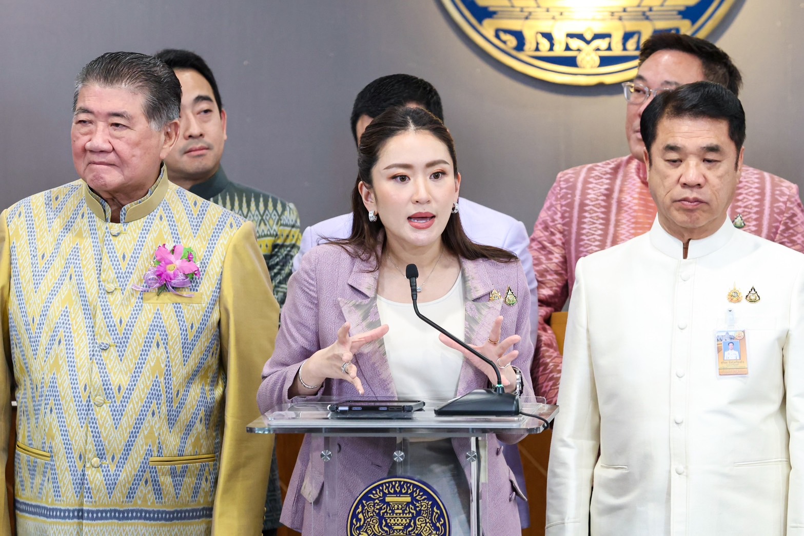อิ๊งค์ ไม่เสียใจวลี ‘มีนายกฯ 2-3 คน’ รับหลังบ้านคุย ทักษิณ ชี้อะไรเป็นประโยชน์พร้อมฟัง