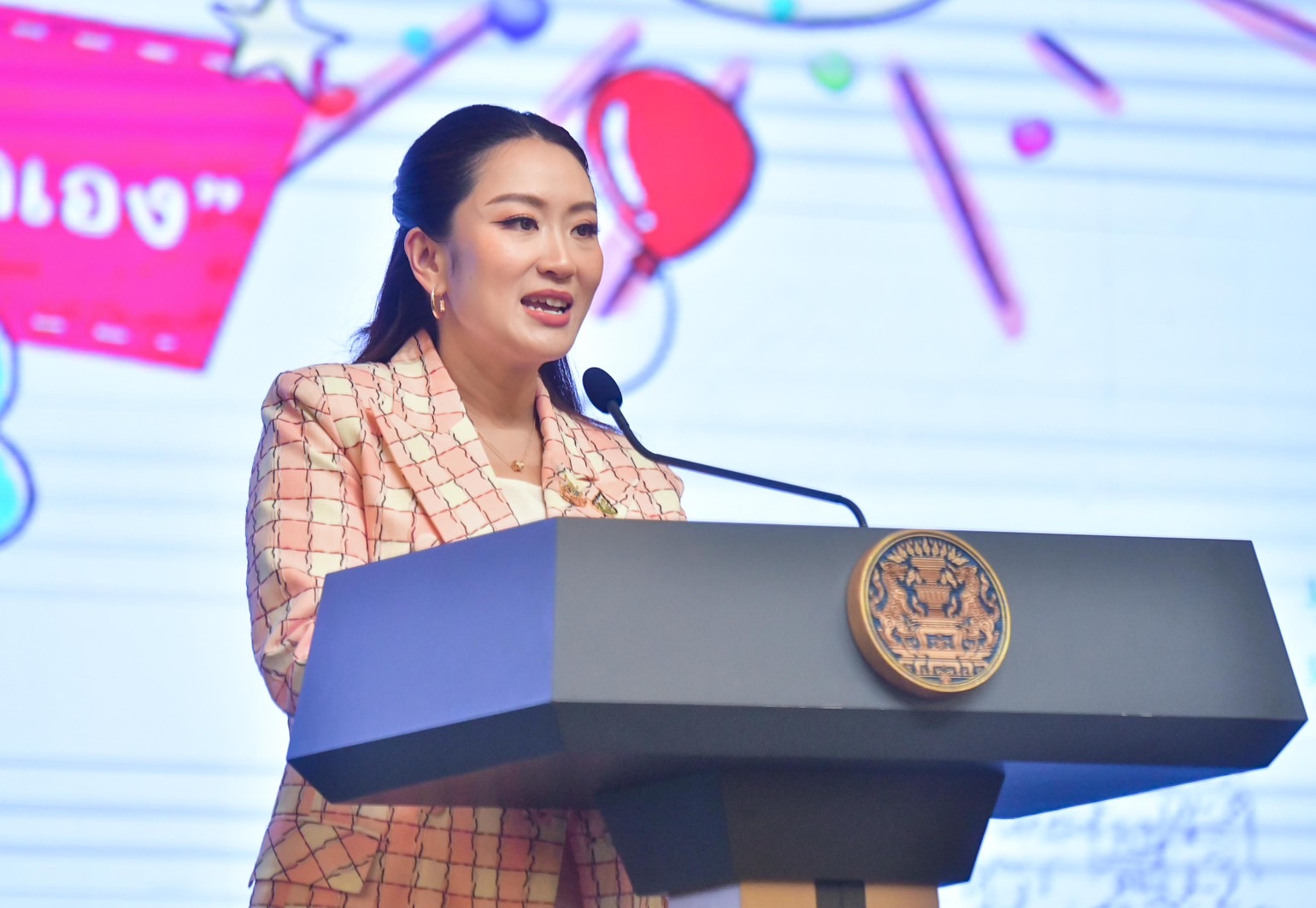 นายกฯ​ตอบคำถามวันเด็ก เผย​แรงบันดาล​ใจ​นโยบายยุคทักษิณ-ได้แก้ปัญหาชาติ