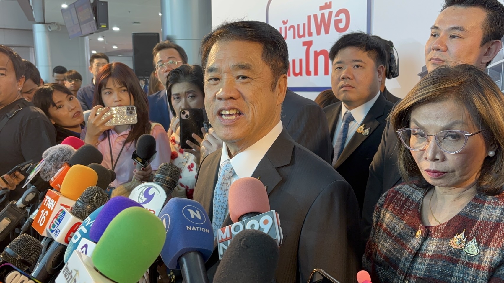 บ้านเพื่อคนไทย คึกคักชั่วโมงแรกยอดชม 12 ล้าน ปี’69 เข้าอยู่ได้