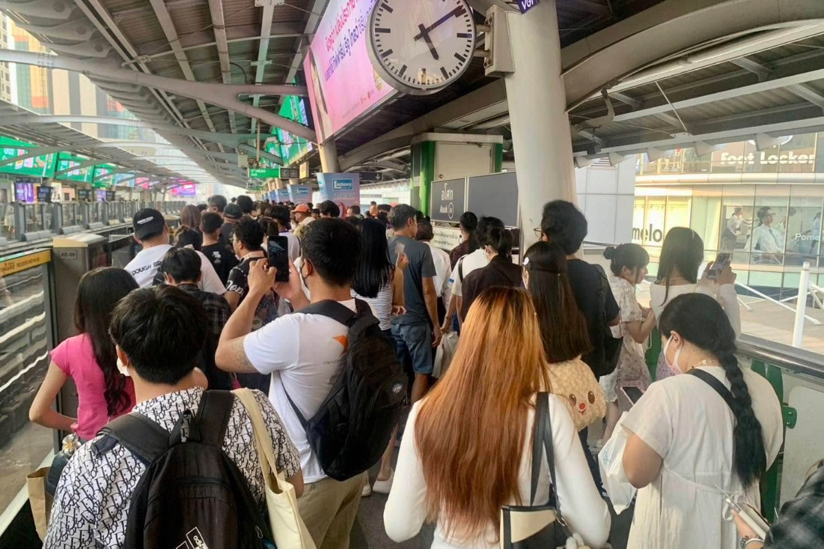 รถไฟฟ้าฟรี ลดฝุ่น PM 2.5 วันแรก ผู้ใช้บริการ 1.63 ล้านคน-เที่ยว