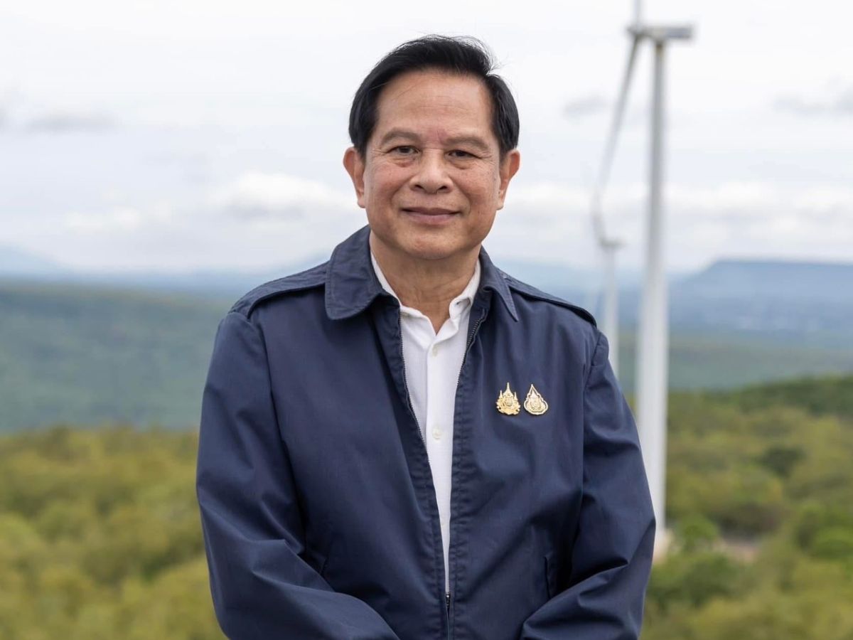 “พีระพันธุ์” ไม่หวั่นวิชามาร รับลูกนายกฯแก้ปมรับซืัอไฟฟ้าสีเขียว ลุยต่อลดราคาน้ำมัน