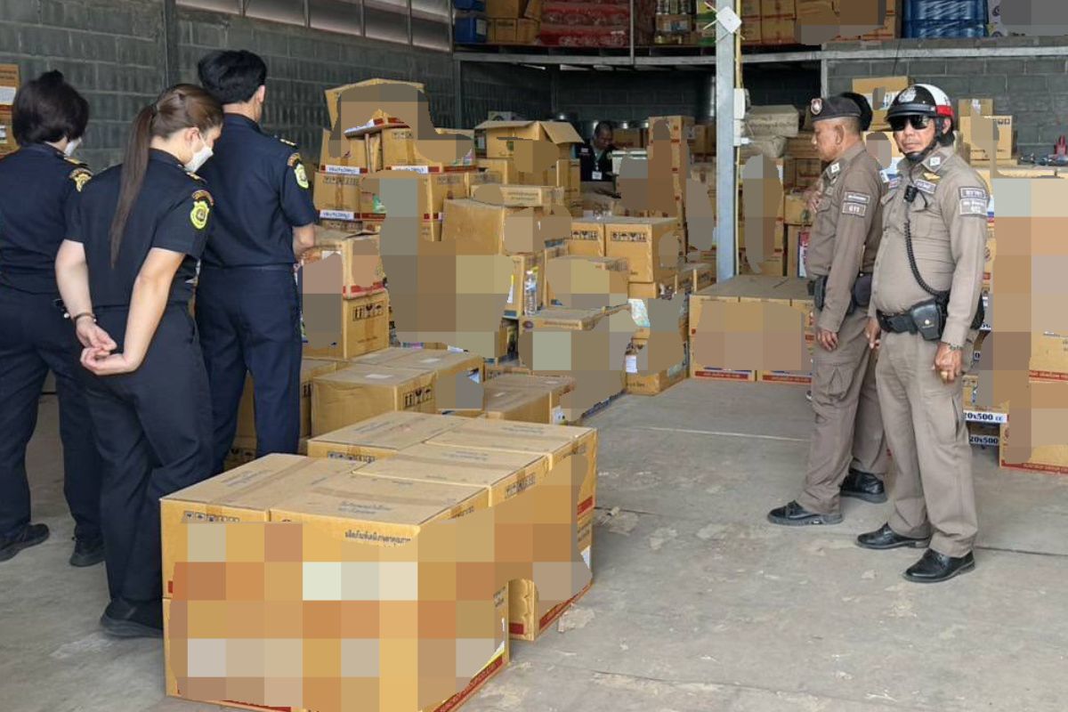 กรมวิชาการเกษตร บุกจับวัตถุอันตราย ยึดของกลางกว่า 3 แสนบาท