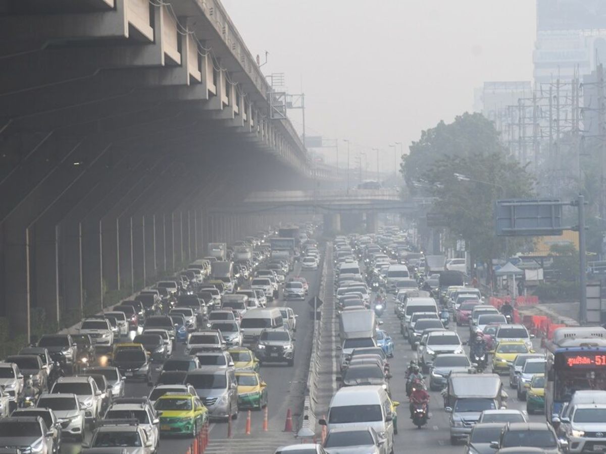 เช้านี้ กทม.จมฝุ่น PM 2.5 อ่วม ขึ้นระดับสีแดง 48 เขต บางกอกใหญ่หนักสุด