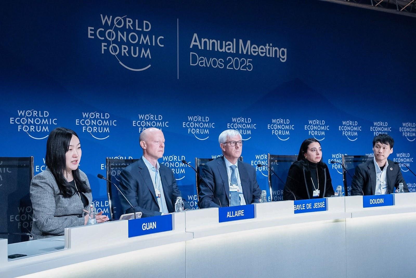 “ท๊อป จิรายุส” ร่วมประชุม World Economic Forum 2025 ถกอนาคตการเงินโลก
