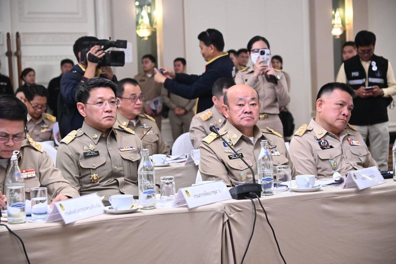 “อนุทิน” นั่งหัวโต๊ะประชุม “บกปภ.ช.” เร่งแก้ปัญหาฝุ่น PM 2.5
