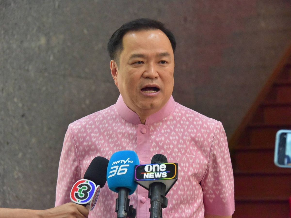 อนุทิน ลั่นไร้สัญญาณปรับ ครม. ชี้ ‘ทักษิณ’ ตระเวนอีสานสู้ศึก อบจ.เป็นสิทธิ