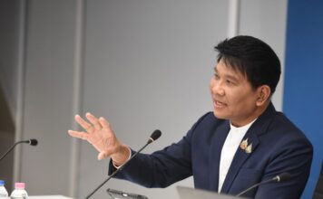 ธนวรรธน์ พลวิชัย