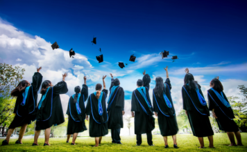 Graduation จบการศึกษา เด็กเรียนจบ