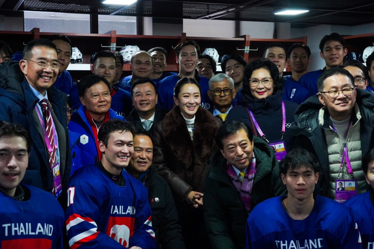นายกฯ ร่วมเชียร์ทีมฮอกกี้น้ำแข็งไทย แข่งเอเชียนเกมส์ ฤดูหนาว