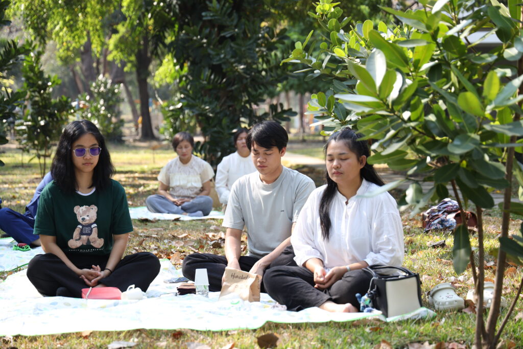 ศูนย์สิริกิติ์ ชวนฟังธรรมะในสวน