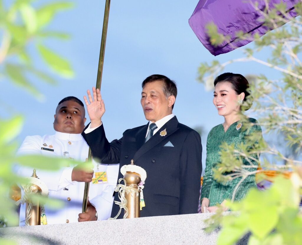 ในหลวง-พระราชินี