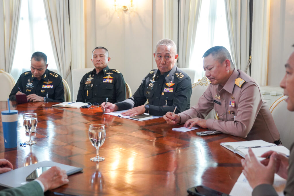 ภูมิธรรม นำ ’ผบ.เหล่าทัพ‘ ถกนายกฯ ชี้ปราบแก๊งคอลเซ็นเตอร์ สำเร็จ