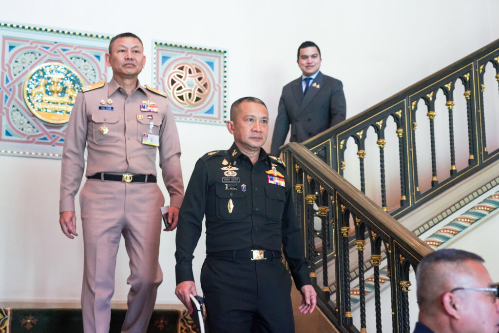 ภูมิธรรม นำ ’ผบ.เหล่าทัพ‘ ถกนายกฯ ชี้ปราบแก๊งคอลเซ็นเตอร์ สำเร็จ