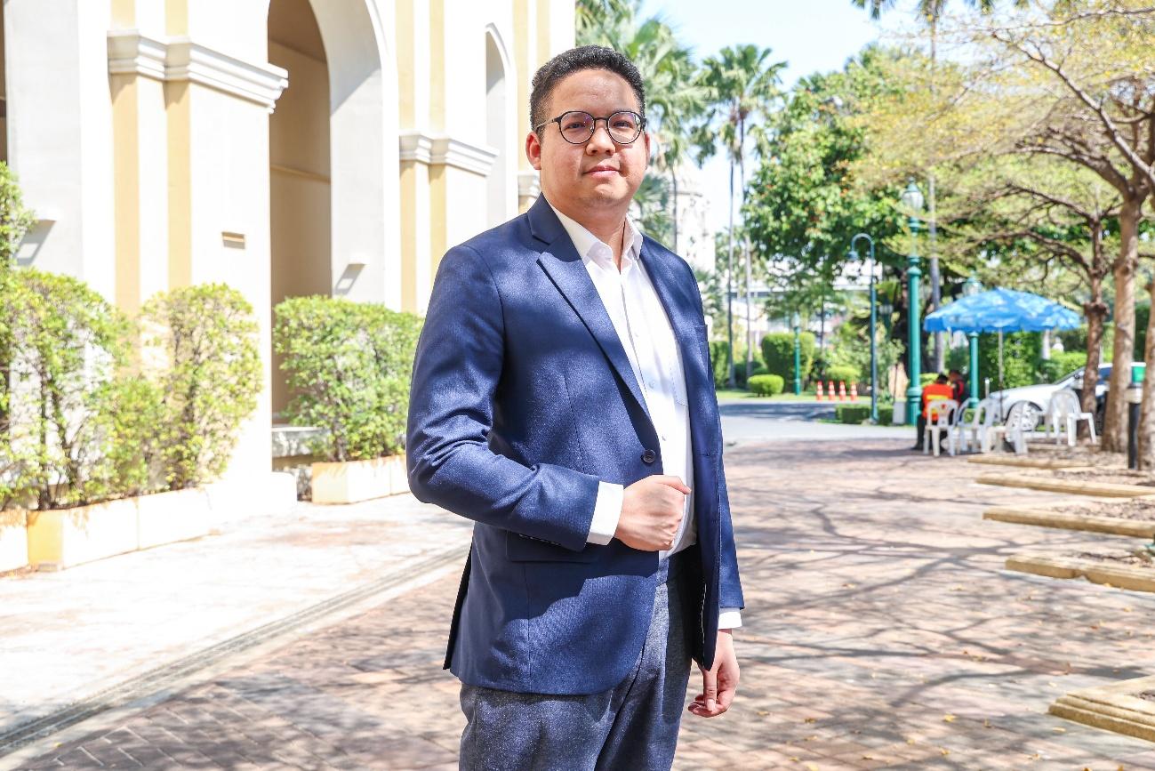 กวี สระกวี 