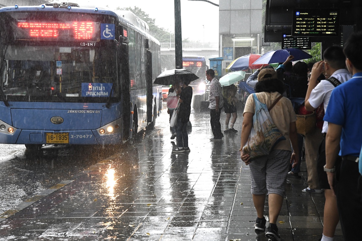 สภาพอากาศ 7 วัน กรมอุตุฯเตือน อากาศแปรปรวน ฝนตก ฟ้าผ่า ลูกเห็บตก