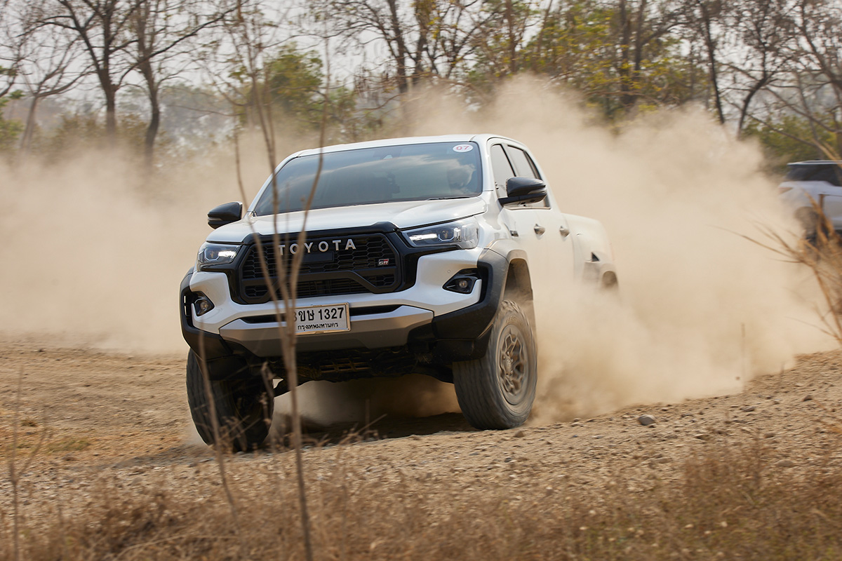 TOYOTA 4X4 OFF-ROAD TRAINING