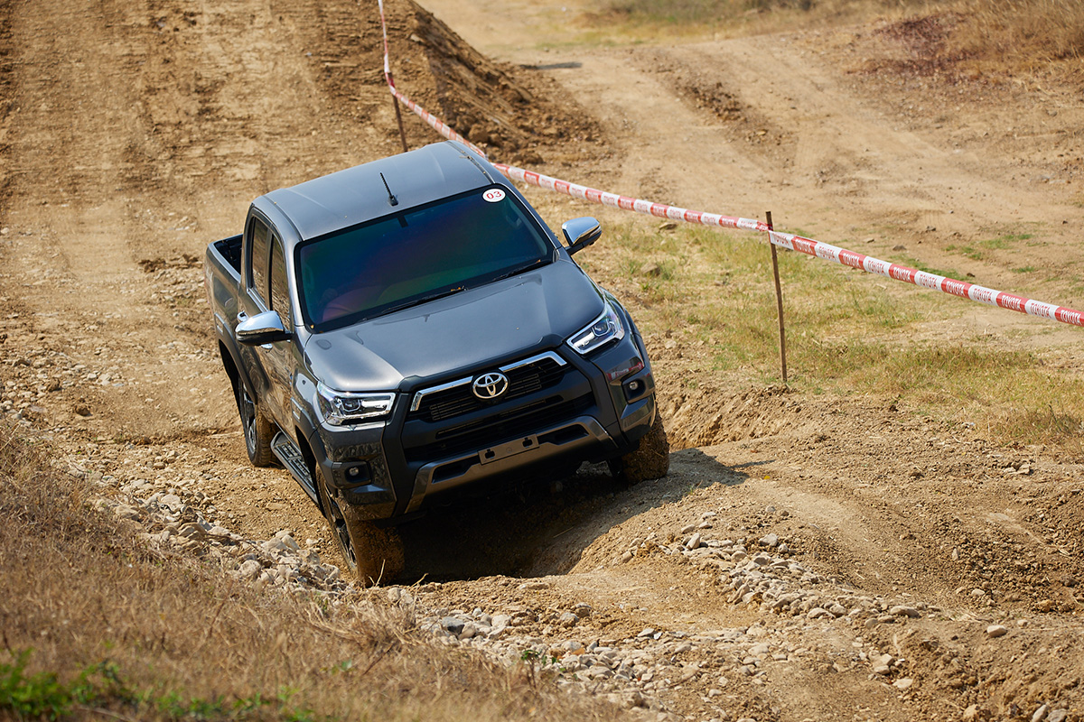 TOYOTA 4X4 OFF-ROAD TRAINING