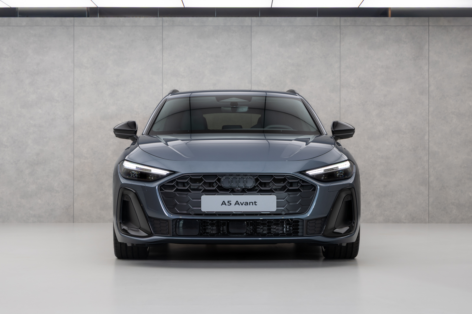อาวดี้ เปิดตัว Audi A5 PHEV ขายเริ่มต้น 3.299 ล้านบาท
