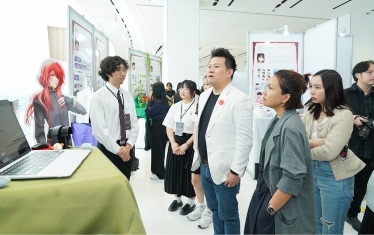 ไอคอนสยาม เปิดพื้นที่นำผลงานเด็กอาร์ต พบปะผู้เชี่ยวชาญ สู่ศิลปินอาชีพ ไอคอนสยาม เปิดพื้นที่นำผลงานเด็กอาร์ต พบปะผู้เชี่ยวชาญ สู่ศิลปินอาชีพ