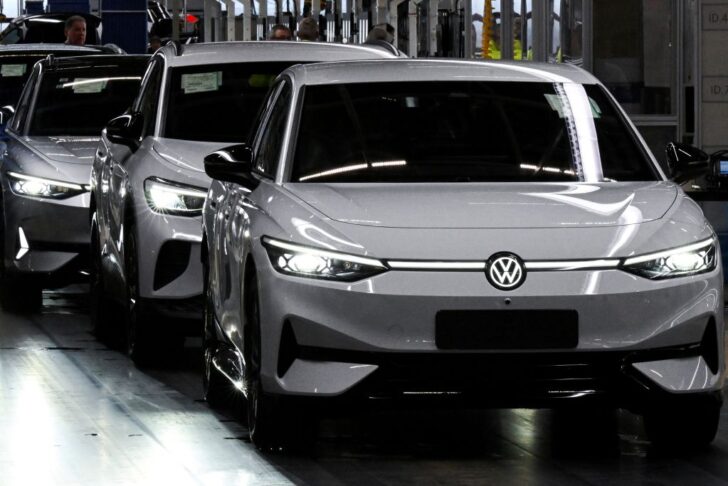 2025-02-18T164442Z_763294750_RC23XCA5Y184_RTRMADP_3_GERMANY-ELECTION-SCHOLZ-VW