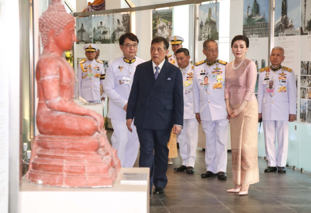 ในหลวง พระราชินี