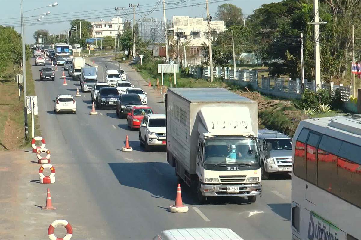 ‘รถบรรทุกอีสาน’ วอนรัฐลดราคาน้ำมัน-ดอกเบี้ย