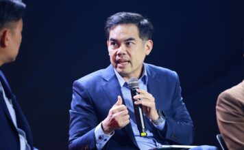 ดร.พิพัฒน์ เหลืองนฤมิตชัย