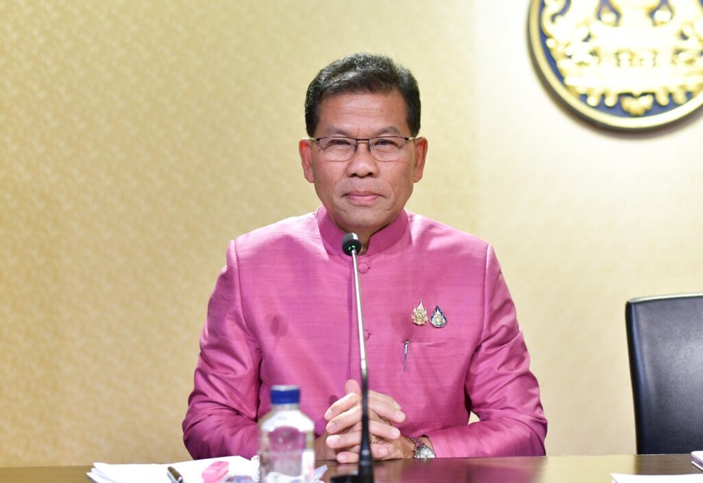 นายคารม พลพรกลาง