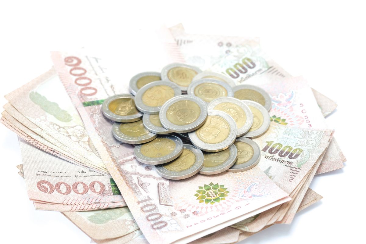 ส่องแบงก์ไหนปรับดอกเบี้ยเงินกู้-เงินฝาก ขานรับ กนง.หั่นดอกเบี้ยนโยบาย 0.25%