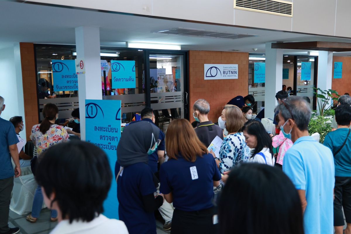 Healthcare Mini ‘สุขภาพดี ที่ประชาชื่น’ คึกคัก ตรวจสุขภาพตา-เช็กร่างกายฟรี