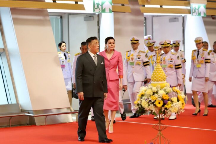 ในหลวง-พระราชินี