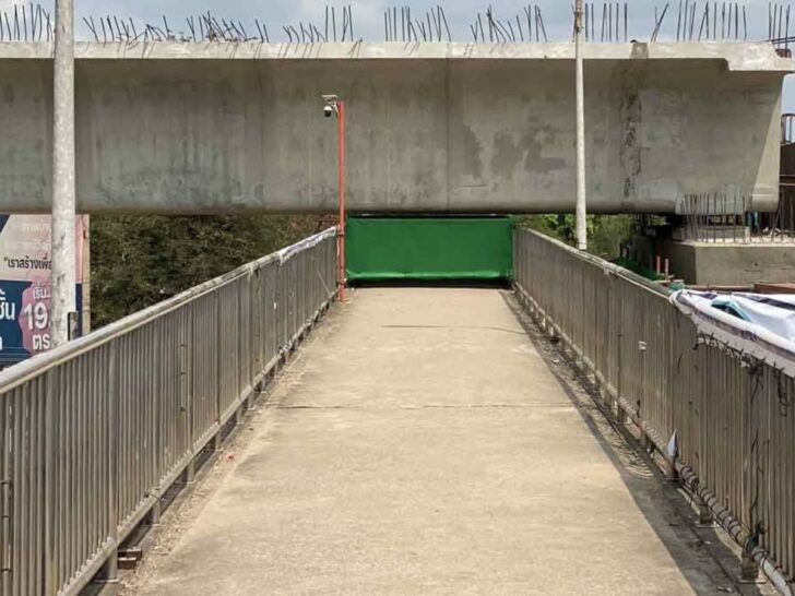 สะพานลอยหน้าตลาดไทย พระราม 2 สะพานลอยหน้าตลาดไทย พระราม 2