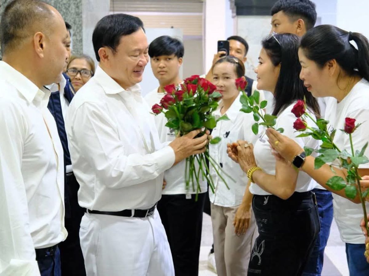 ทักษิณ ถึงนครศรีธรรมราชแล้ว เตรียมเป็นประธานพิธียกฉัตร