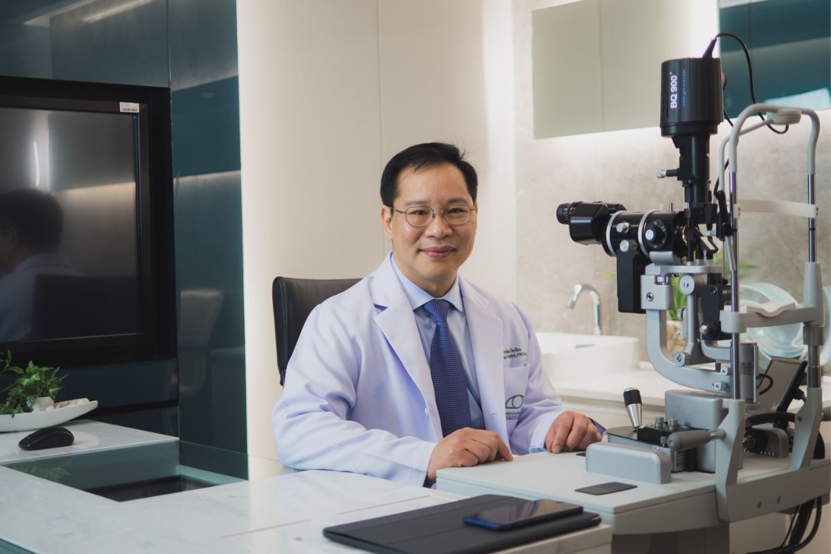 Healthcare Mini สุขภาพดีที่ประชาชื่น ตรวจตาฟรีครั้งแรก กับ ‘จักษุ รัตนิน’