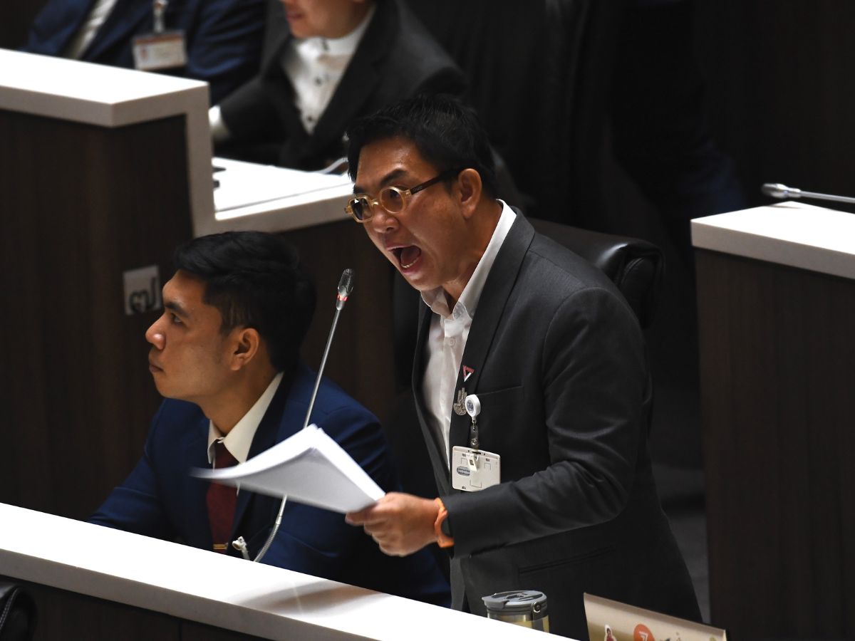 วิโรจน์ อภิปราย นายกฯ ออกตั๋ว PN เลี่ยงภาษี 9 ปี รวม 218 ล้าน