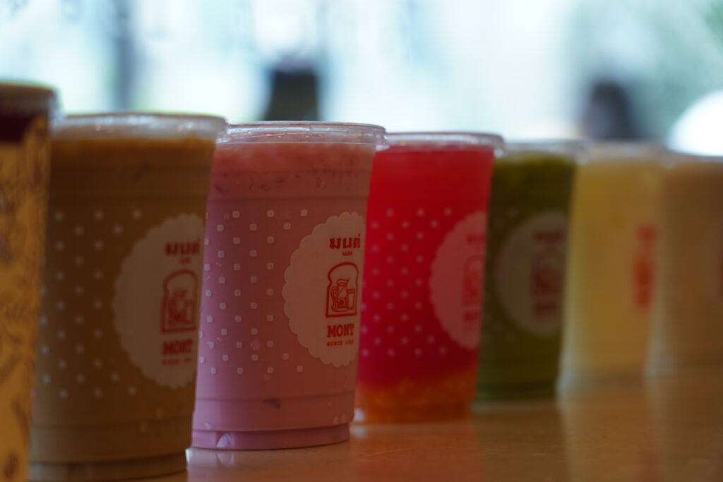 มนต์นมสด