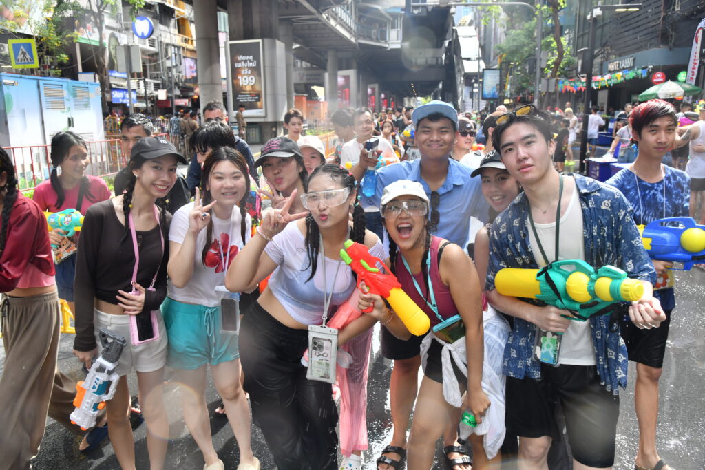 สงกรานต์ 2568 สีลม